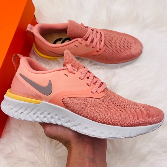 Nike Odyssey React 2 Flyknit - Picture 2 of 6